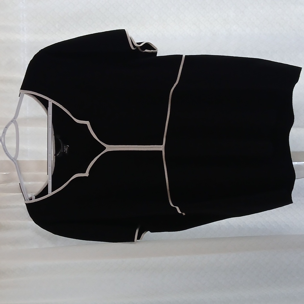 Spenser Jeremy Black Short-Sleeve Knit Top with Light Trim